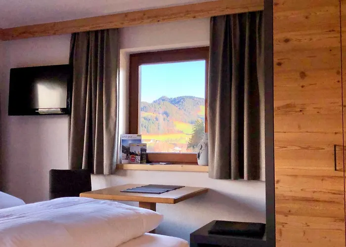 Schwarzenbergerhof Pensionat 3*
